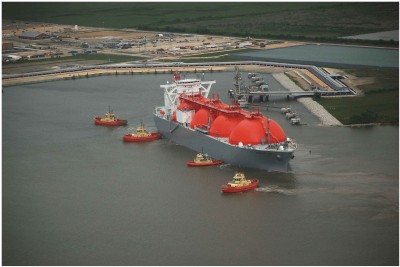 A liquefied natural gas ship transits the Neches River in Texas. Photo: NOAA