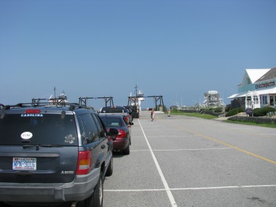 Motorists line up to wait for the Hatteras-Ocracoke Island ferry. Photo: ShareAlike