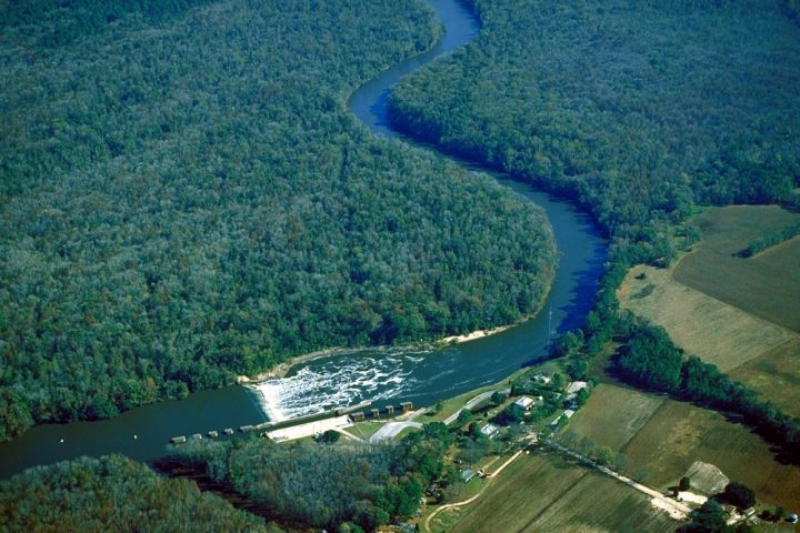 Lock and Dam No. 1 on the Cape Fear River is near Riegelwood. Photo: Army Corps of Engineers