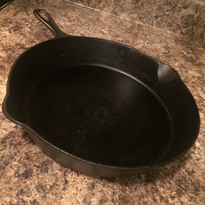 Perfectly seasoned: The more you deep-fry in a cast-iron pan, the better a "non-stick" surface develops. Photo: Liz Biero