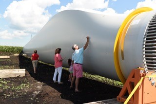 People sign the first blade of the Amazon Wind Far. Photo: Avangrid Renewables