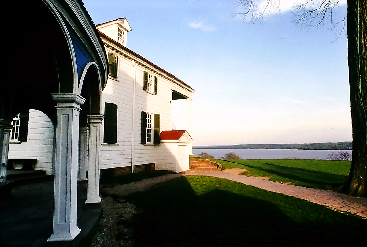 George Washington's Mount Vernon Plantation and its view of the Potomoc River are shown from side of the main house. Photo: Robert Michelson