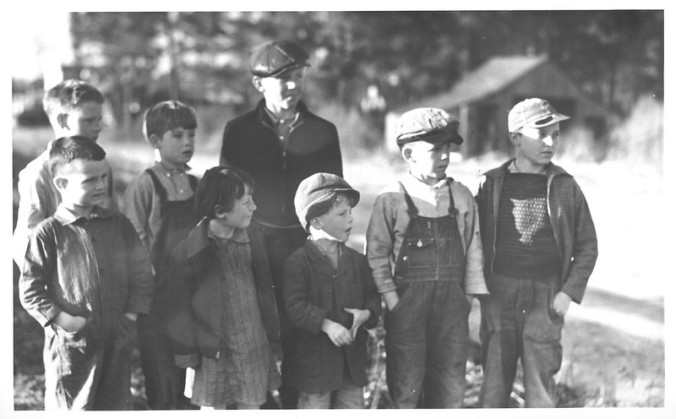 Manns Harbor, 1937-39. Photo: Charles A. Farrell, courtesy, State Archives of North Carolina 