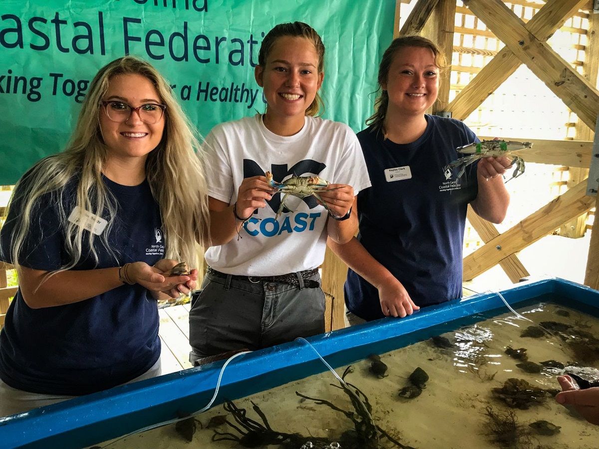 Students pose during a North Carolina Coastal Federation event. Photo: Coastal Federation