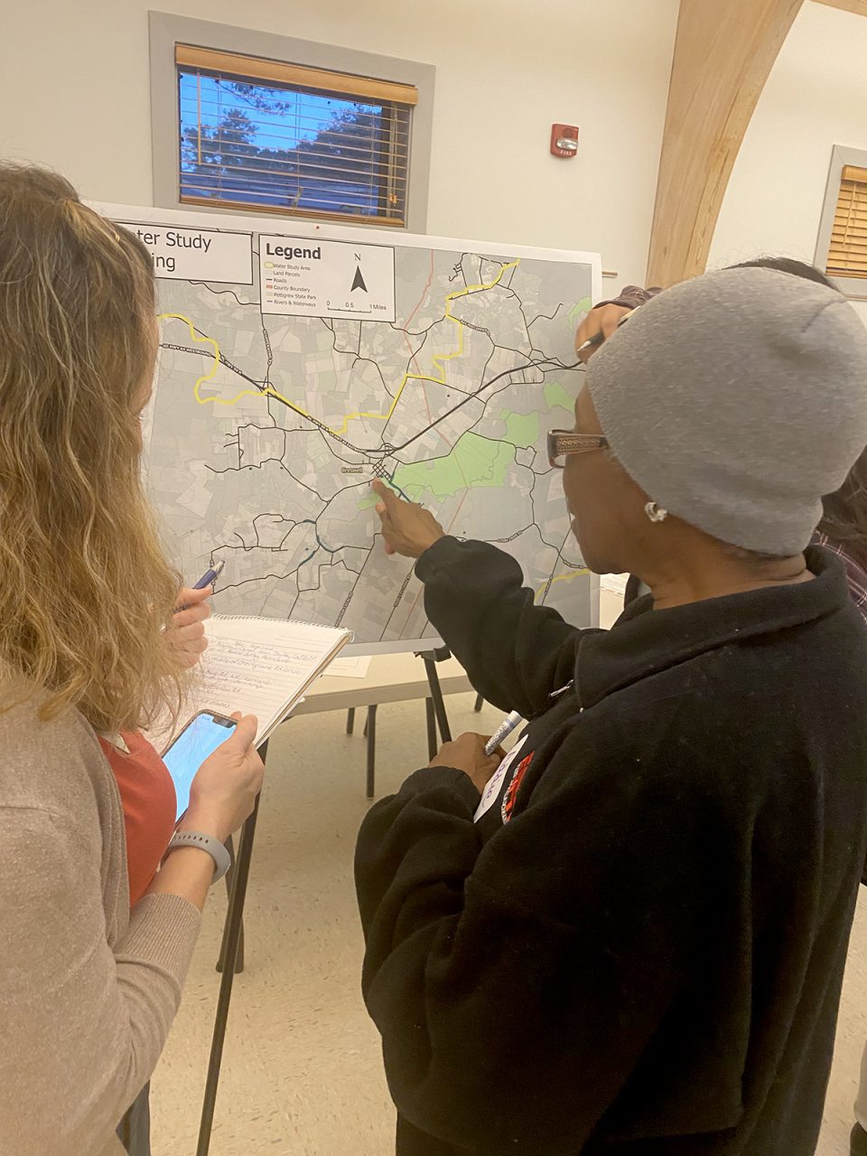 Albemarle-Pamlico National Estuary Partnership staff and area residents are shown during workshop APNEP hosted Oct. 23 in Columbia. Photo: APNEP