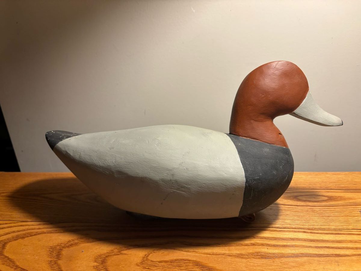 Contemporary decoy carved by Davis Springle will be part of the live auction. Photo: Davis Springle