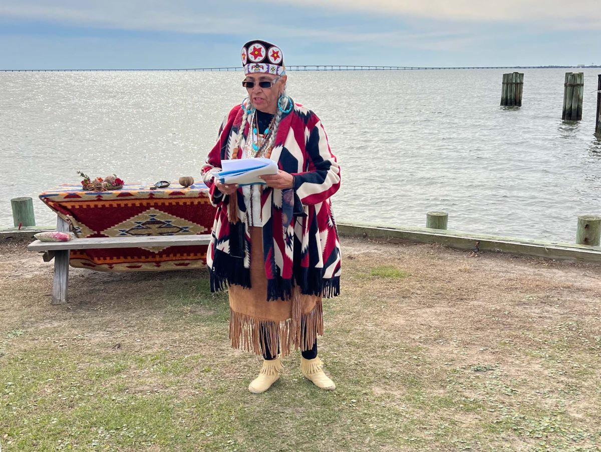 Chief Marilyn Morrison teaching tribal members the importance
of honoring those who have passed at a Circle of Life ceremony
held on Roanoke Island in 2022. Photo: Joan Collins 
