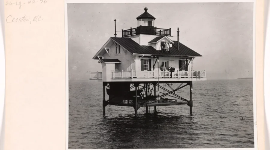 Croatan Lighthouse, in the channel between Croatan Sound and Albemarle Sound, 1914. Photo source: Records of the U.S. Coast Guard, (RG 23), National Archives- College Park- (#45693945)