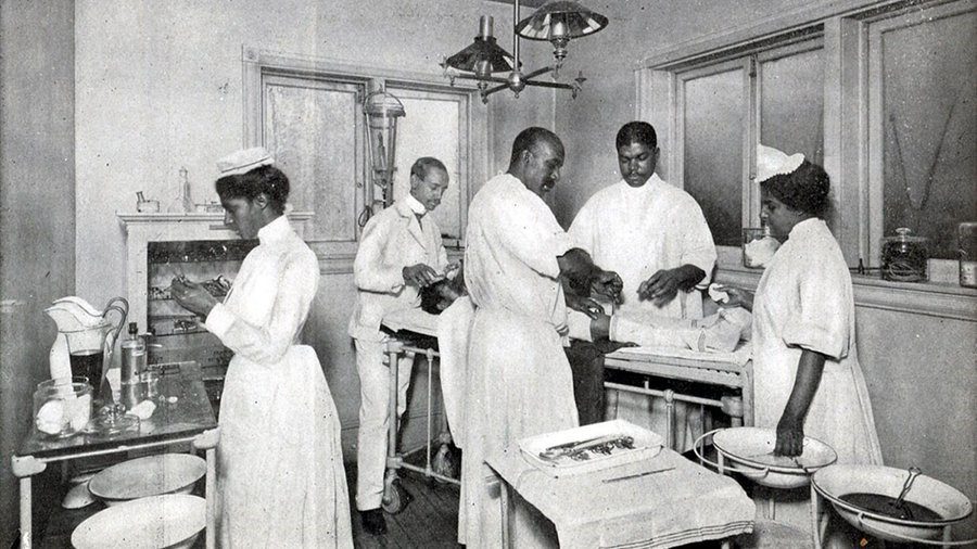Frederick Douglass Memorial Hospital operating room, 1900. Photo: Courtesy National Library of Medicine