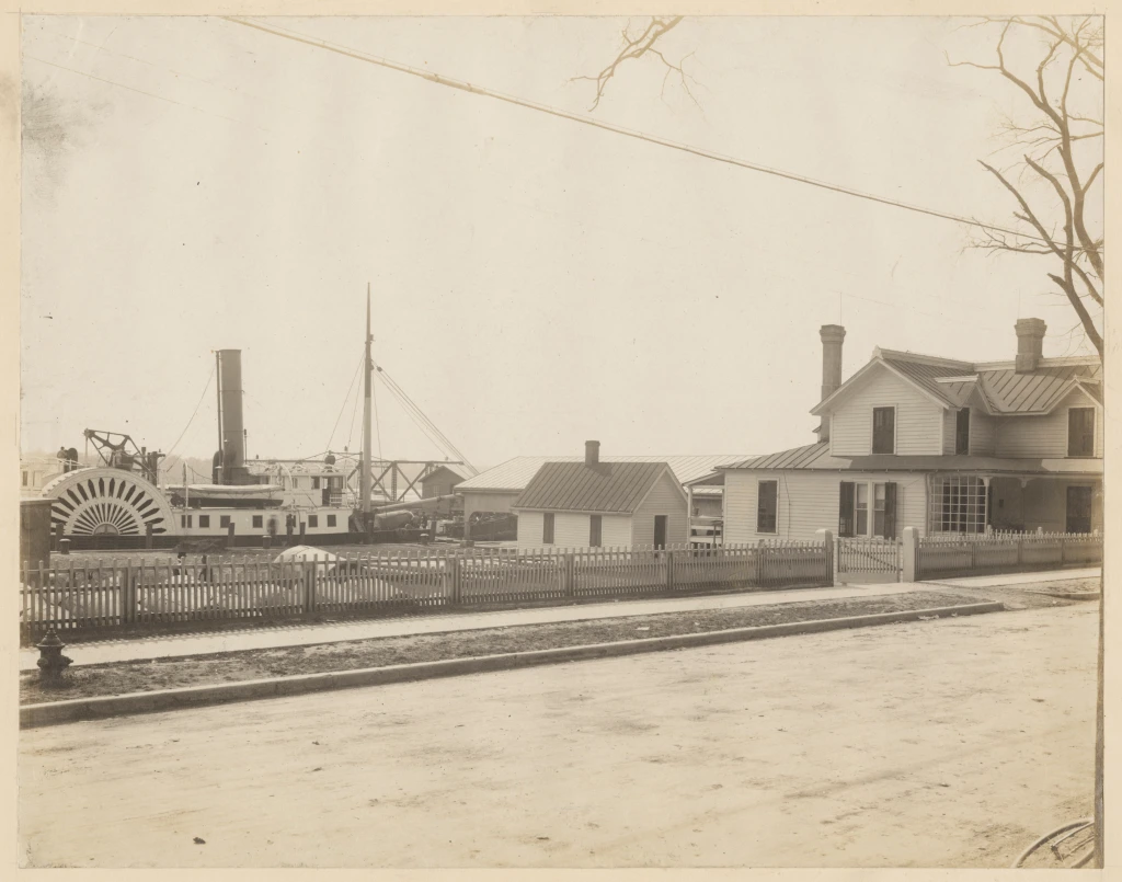 This is a rare portrait of the U.S. Lighthouse Service buoy depot in Washington, N.C., March 1914. Source: Records of the U.S. Coast Guard (RG 26), National Archives-College Park (#45694881)