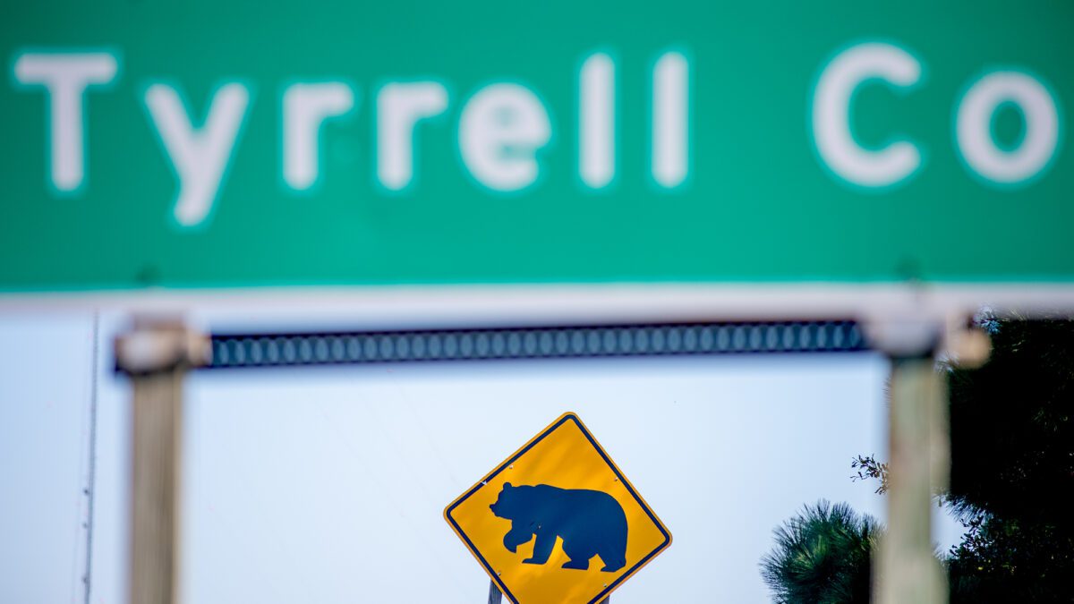 A sign on U.S. Highway 64 East alerts motorists to the possibility of bears in the roadway. Photo: Dylan Ray