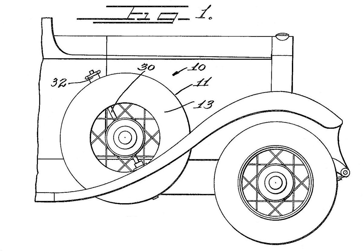 Lyon's drawing for patent No. 2022131 illustrates a spare tire configuration. Image courtesy of the Monmouth County Clerk's Office Archives, Monmouth County, New Jersey.