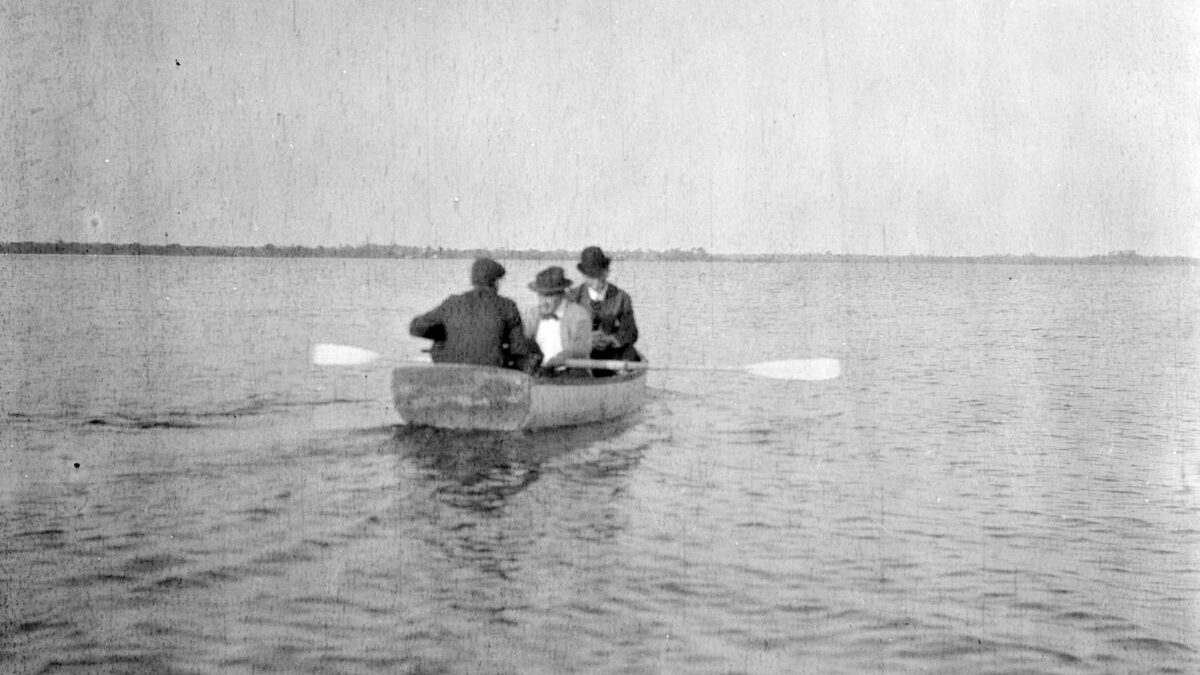 “Bogue Sound and Banks Investigating Party, 1912,” from the Herbert Hutchinson Brimley Photograph Collection, Courtesy of the State Archives of North Carolina.