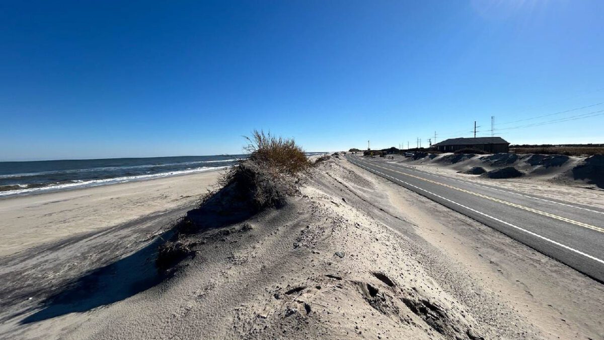 Northern end looking south of the project to repair the dunes along N.C. 12 in Rodanthe by the Pea Island National Wildlife Refuge visitor center. Photo: Lee Cannady, NCDEQ