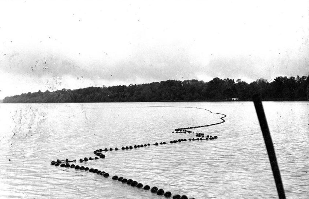 Herring seine on the Roanoke River, 3 miles above Plymouth, N.C., May 1939. The Kitty Hawk and Slade seine fisheries had been in operation for generations, but would close for the last time a few days after these photographs were taken. Photo courtesy, State Archives of North Carolina