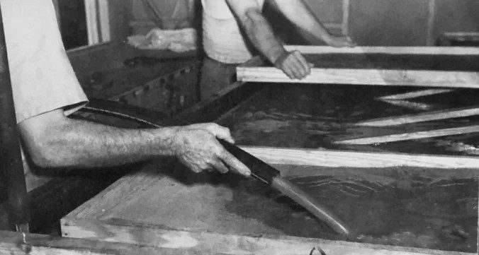 Spreading the agar broth in shallow pans to gel. Beaufort, N.C., August 1944. Courtesy, State Archives of North Carolina

