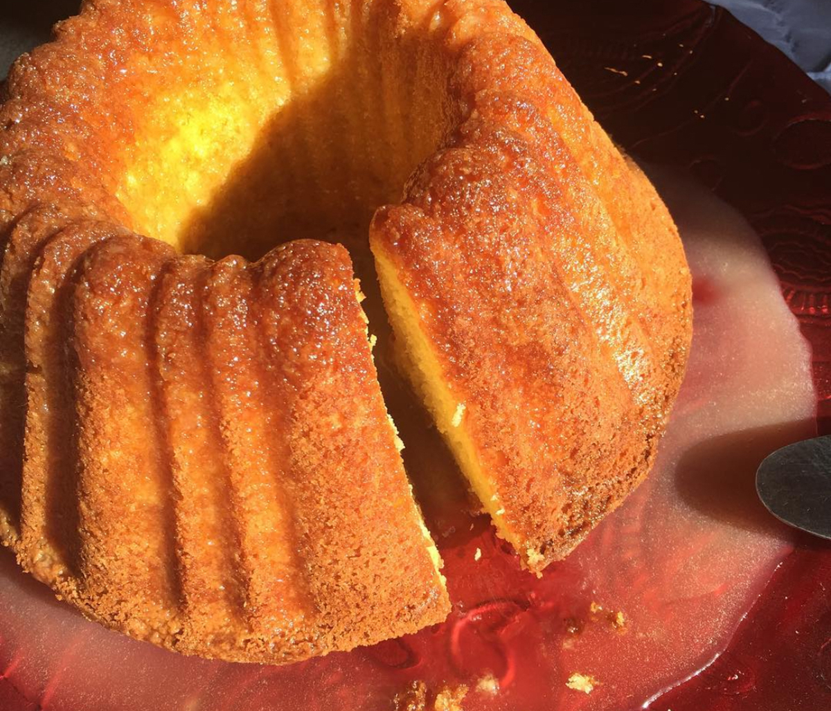 This orange-flavored mock pound cake looks just the part for October. Photo: Liz Biro