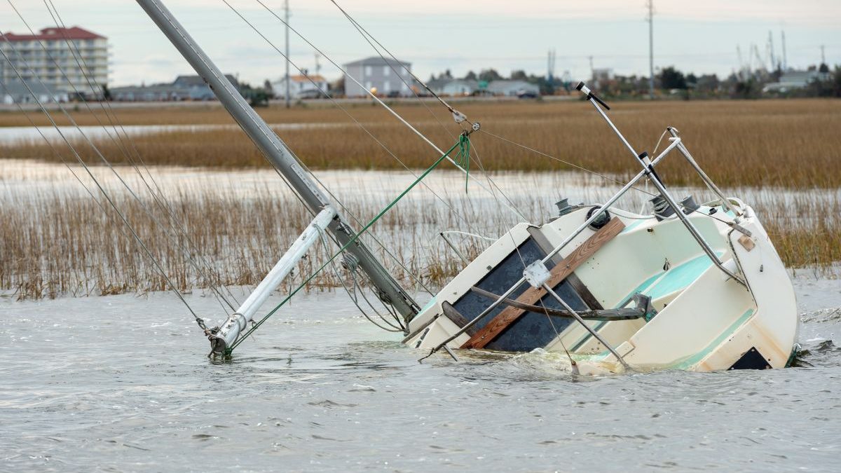 Abandoned Derelict Vessel in Beaufort. Photo: Stacey Nedrow-Wigmore/BoatUS Foundation