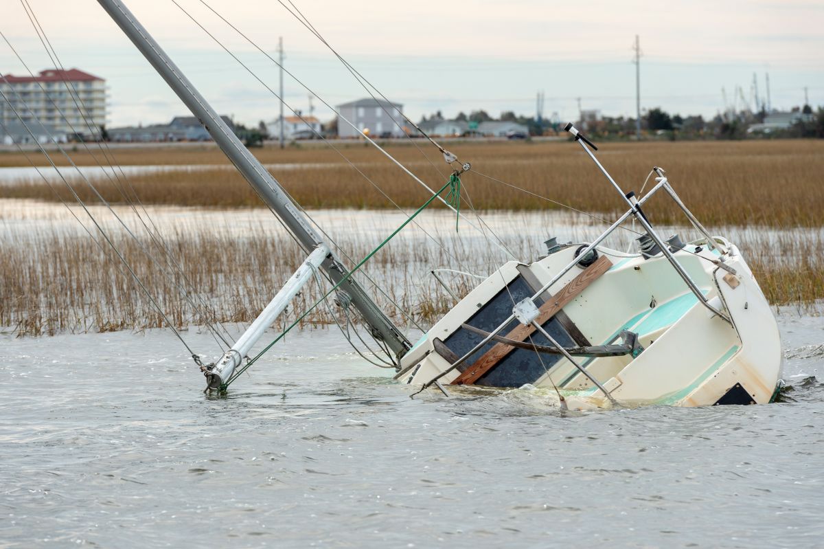 Abandoned Derelict Vessel in Beaufort. Photo: Stacey Nedrow-Wigmore/BoatUS Foundation