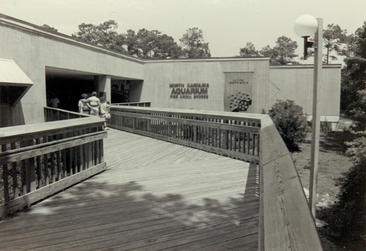 The exterior of the North Carolina Aquarium at Pine Knoll Shores as it appeared in the early 1980s. Photo: NC Aquariums