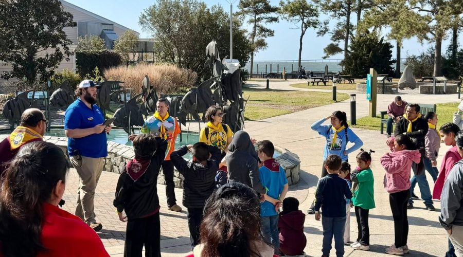 A group gathers for a tour outside of the N.C. Aquarium on Roanoke Island. Photo: N.C. Aquariums