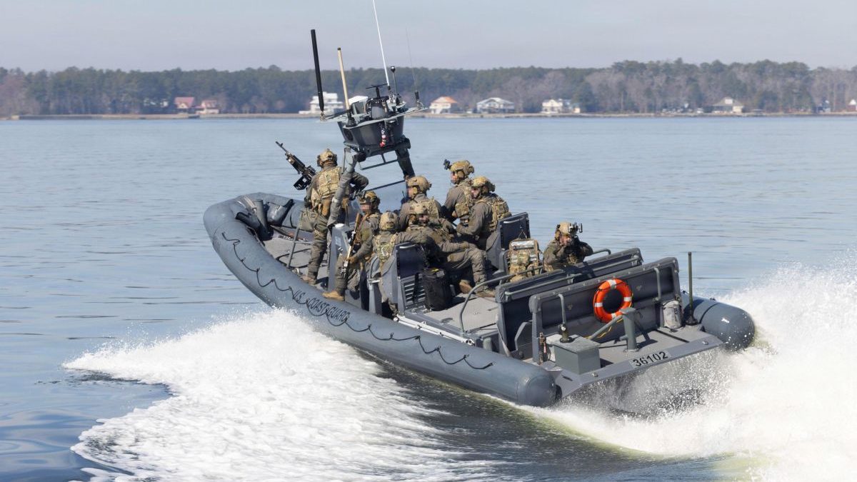 U.S. Coast Guardsmen with the Maritime Security Response Team East conduct formation boat drills during a training exercise in Marine Corps Air Station Cherry Point waterways, North Carolina, Feb. 17, 2026. Photo: MCAS Cherry Point