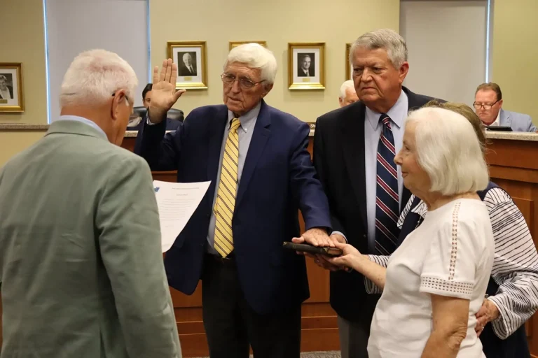 Joe Bertrum Hollowell Jr., Farmer and Former Commissioner, Dies at 85